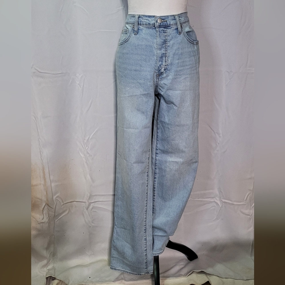 Universal Thread Women's NWT Light Wash High Rise 90's Straight Jeans Size 12R - Picture 3 of 14